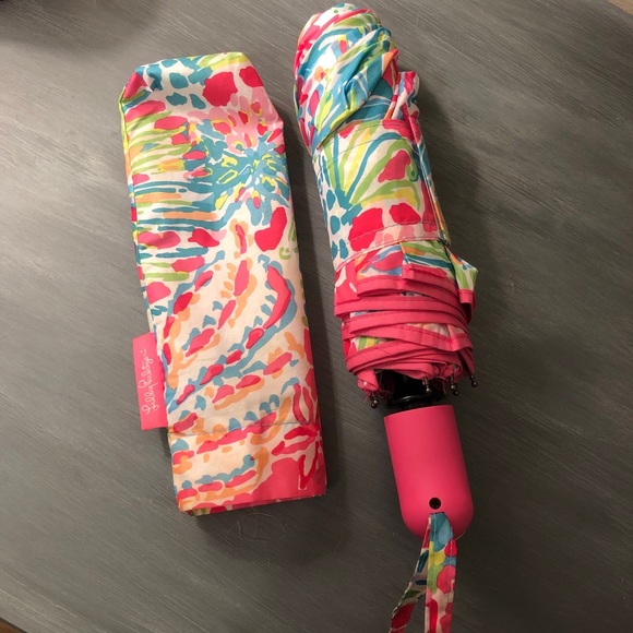 ❌SOLD❌ Lilly Pulitzer Spot Ya Travel Umbrella - Picture 4 of 5